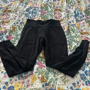 Lululemon jogger aligns